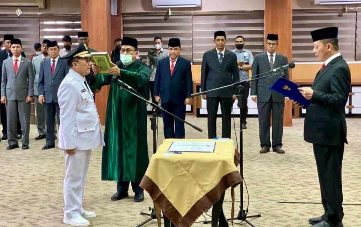 Pj Gubernur Aceh Lantik Pj Wali Kota Banda Aceh Bakri Siddiq