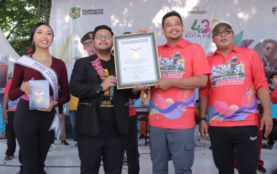 Kado HUT Kota Medan, Bobby Nasution Terima Penghargaan Rekor MURI
