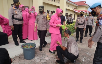 Sembilan Personil Polres Palas Naik Pangkat