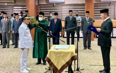 Pj Gubernur Aceh Lantik Pj Wali Kota Banda Aceh Bakri Siddiq