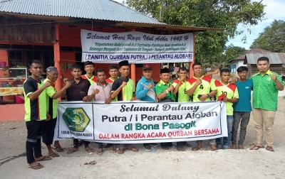 8 Hewan Kurban Disembelih Perantau Aloban dan Masyarakat