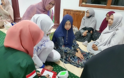 Dosen FKep USU Pengabdian Masyarakat Perawatan Menopause Bahagia di Medan Johor