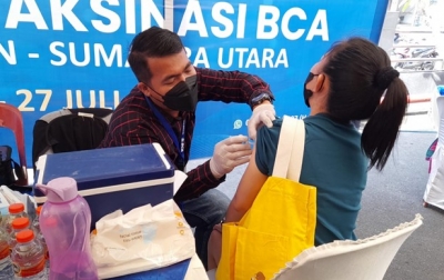 Tingkatkan Herd Immunity, BCA Dukung Vaksinasi Covid-19 di Medan