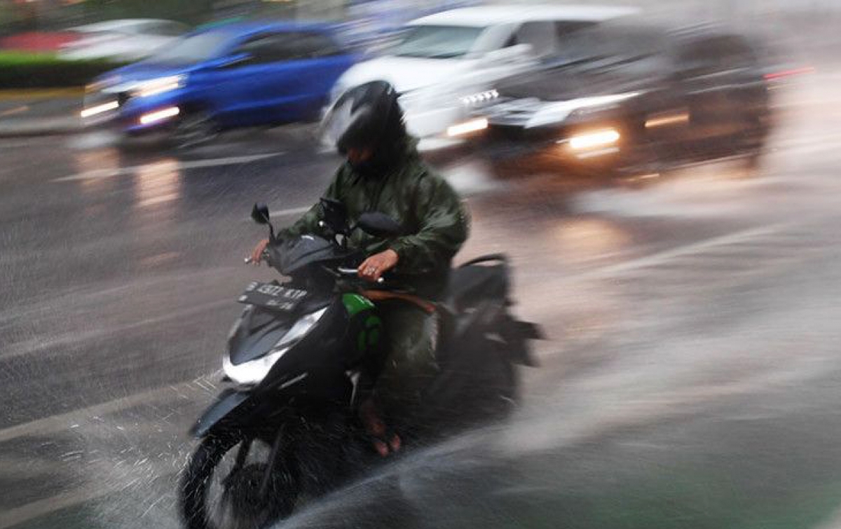 Hujan Lebat Disertai Angin Kencang Berpotensi Melanda Sejumlah Wilayah Indonesia