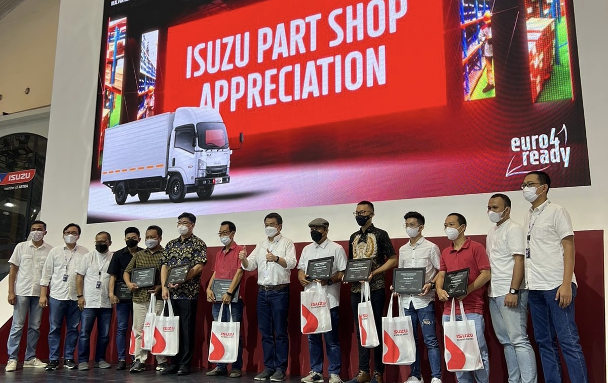 Isuzu Apresiasi Mitra yang Telah Kerja Sama Kembangkan Jaringan Part Shop