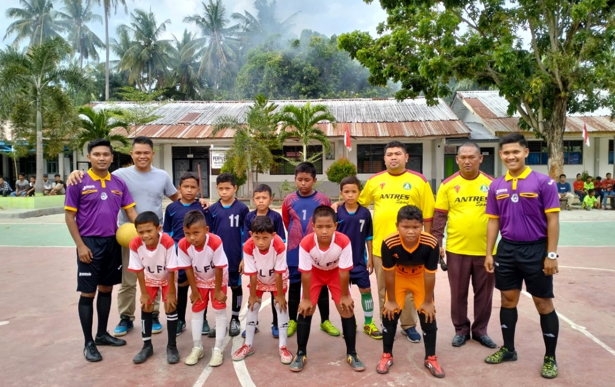 Kompetisi Futsal Antar SD dan SMP Piala Ketua Komite SMA 1 Padang Bolak Dimulai