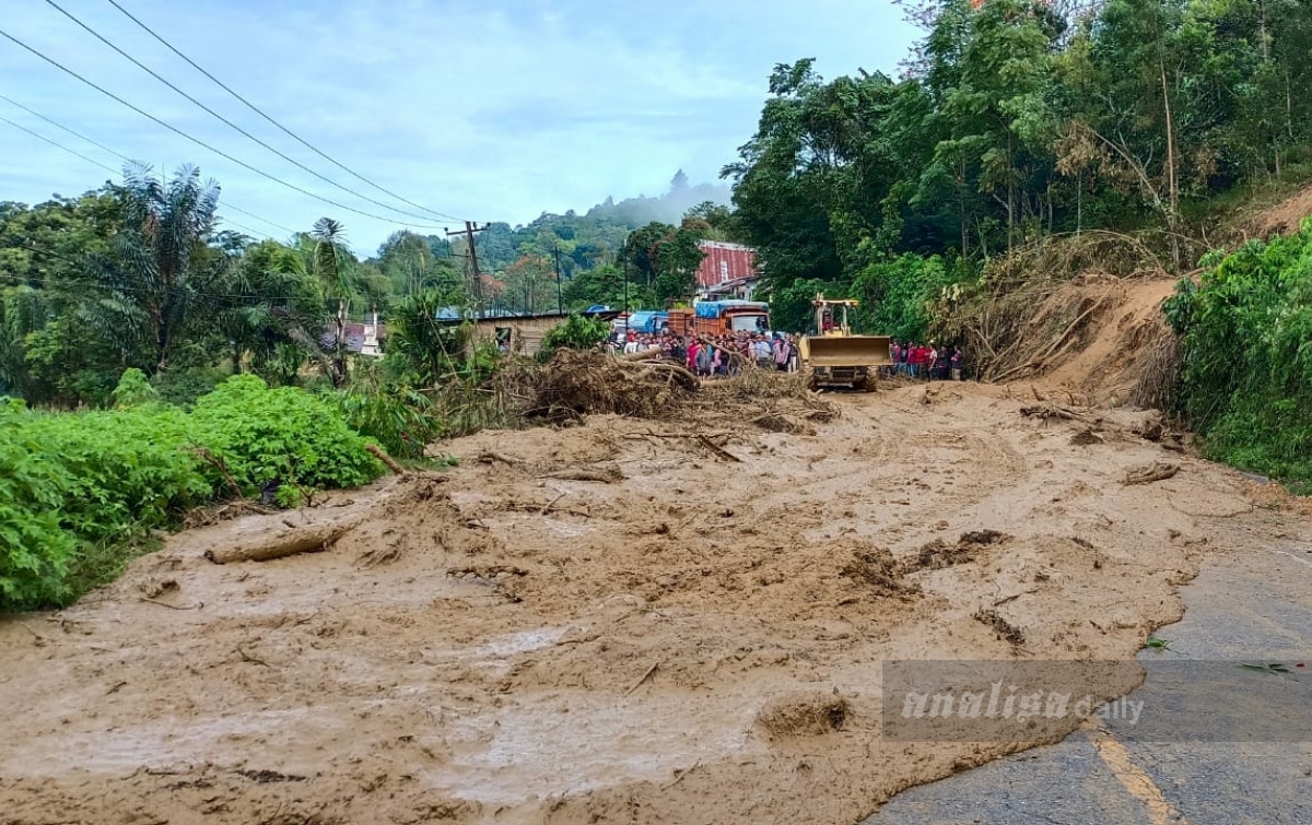 Hujan Deras, Tebing Jalinsum Desa Jangga Dolok Longsor