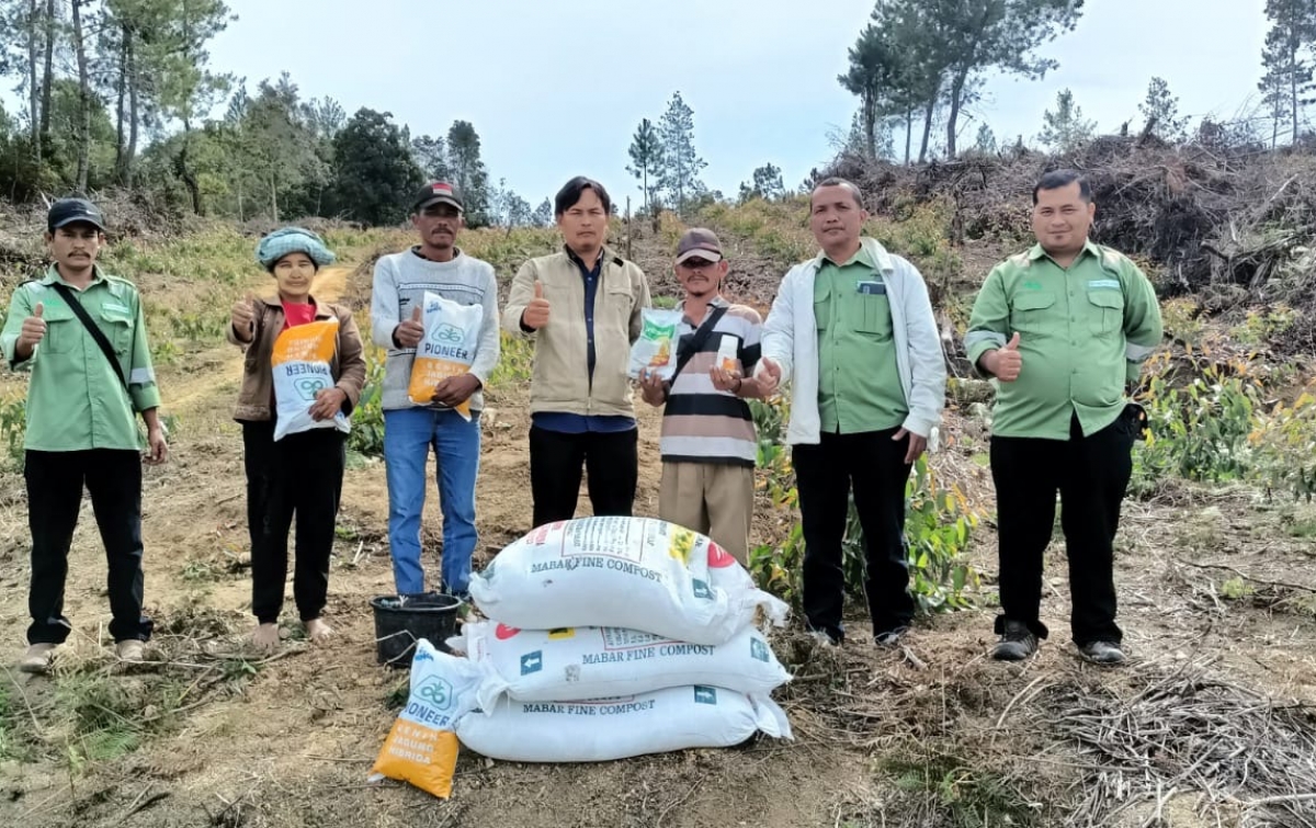 TPL Serahkan Bantuan Material Pertanian, Dukung Progam Intercrop