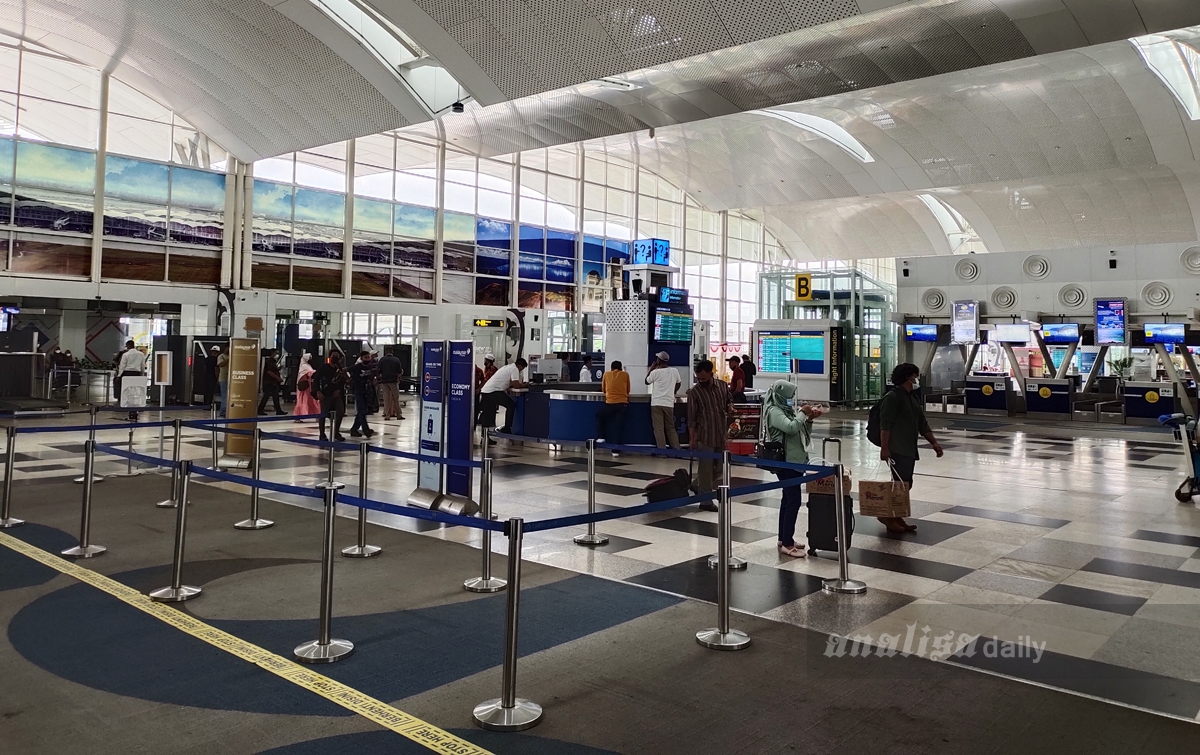 Vaksin Booster Syarat Terbang dari Bandara Internasional Kualanamu