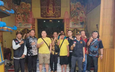 Pengurus Klenteng Gek Ong Long Kong Bagikan 977 Paket Sembako kepada Warga Medan