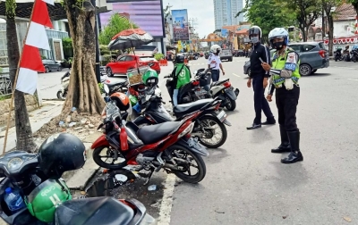 IMBAUAN! Tilang Elektronik Diterapkan Bagi Kendaraan Parkir Sembarangan