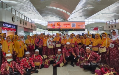 Jemaah Umrah Emerald World Istiqomah Dibimbing Alumni Mekkah