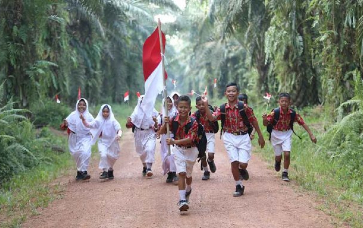 Meniru Eka Tjipta, Memaju Daya Cipta