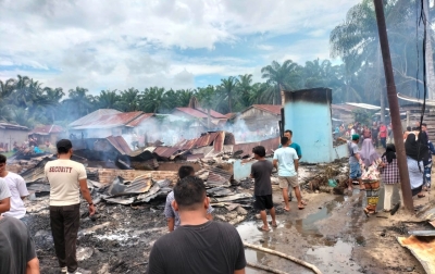 Si Jago Merah Mengamuk, Belasan Rumah dan Kios di Simangambat Hangus Terbakar