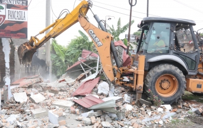 Pemko Medan Terus Tertibkan Bangunan Menyalahi Aturan, 2 Pos OKP Dirobohkan