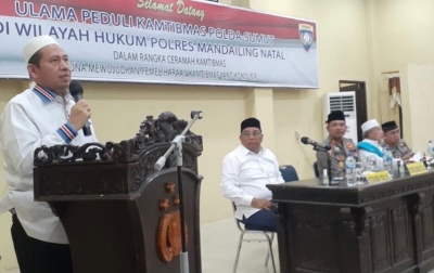 Ulama Ceramahi Polisi Agar Jadi Teladan dan Berakhlak Mulia