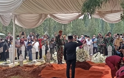 Menko PMK Muhadjir Effendy Pimpin Upacara Pemakaman Azyumardi Azra