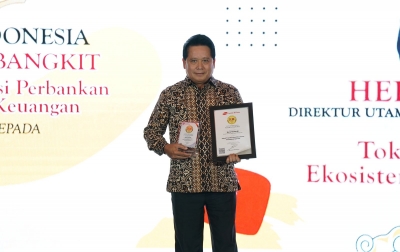 Hery Gunardi Dinobatkan Sebagai Tokoh Transformasi Ekosistem Perbankan Syariah