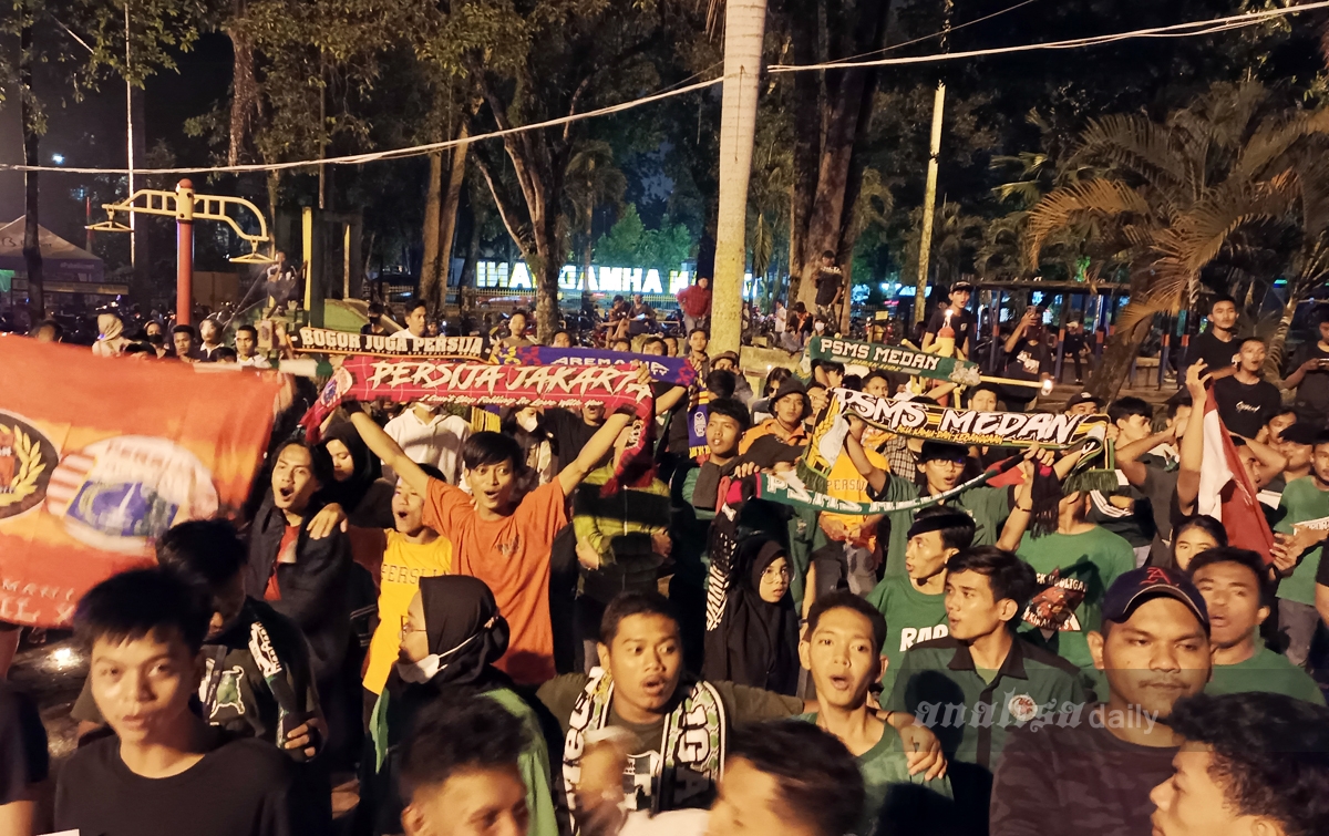 Kecam Tindakan Aparat Keamanan, Hendra: Supporter Bukan Penjahat