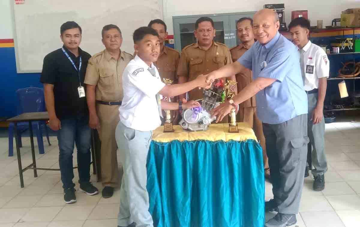 Amir Husin Juara Kontes Siswa SMK TBSM Sumut - Aceh PT Alfa Scorpii