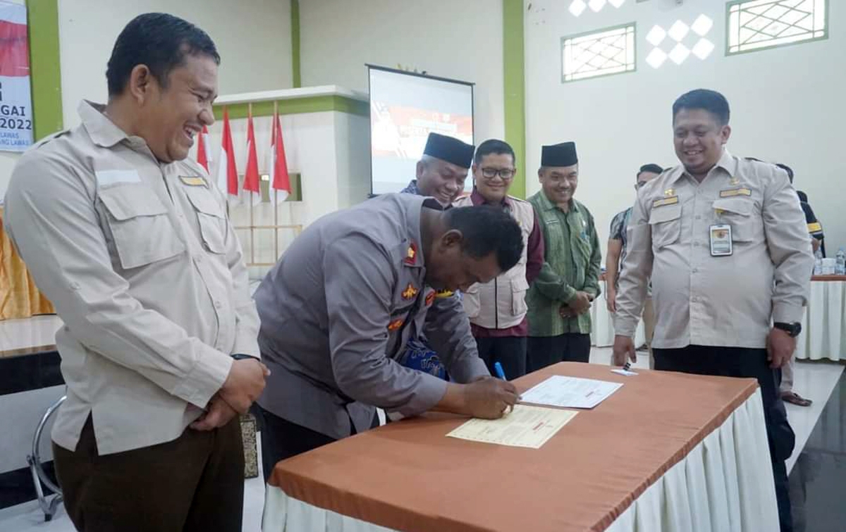 Zarnawi Pasaribu Ajak Masyarakat Awasi Praktek Pungutan Liar di Padanglawas