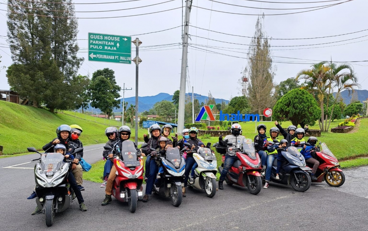 HPCI Medan dan Keluarga Touring Sambil Eksplorasi Air Terjun Tertinggi di Indonesia