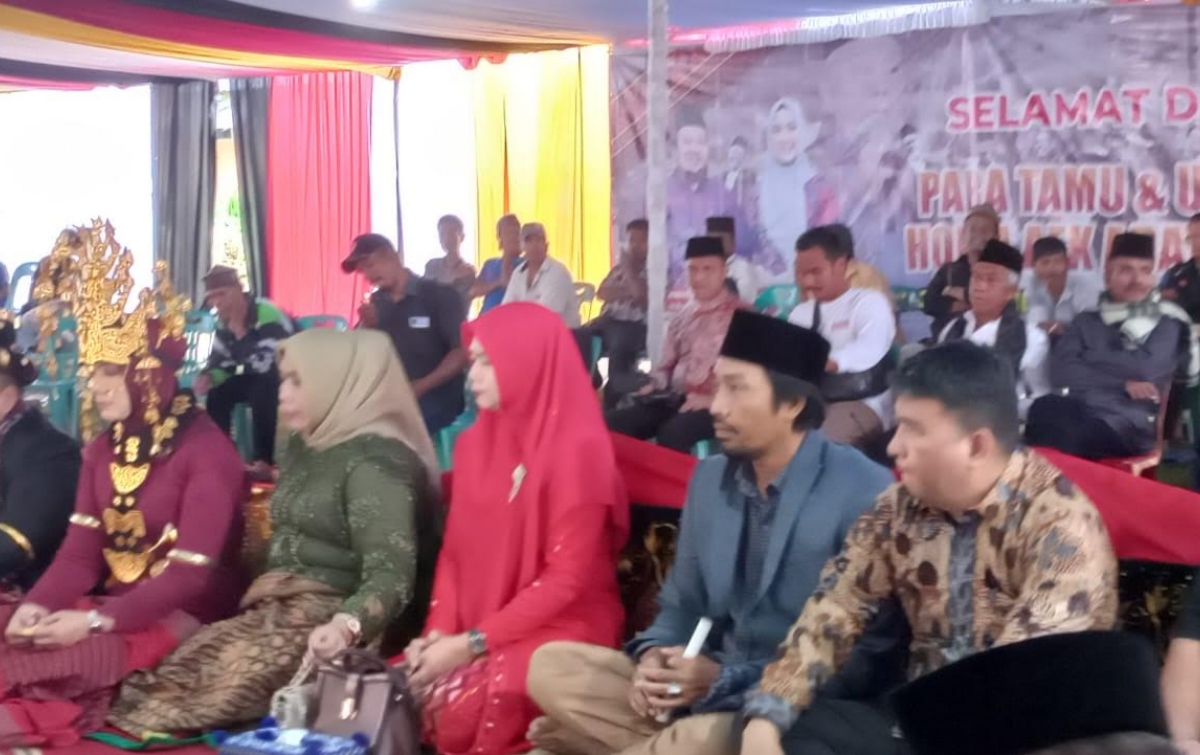 Dolly Pasaribu Dianugerahi Gelar Tuongku Muda Parlindungan Hatabosi