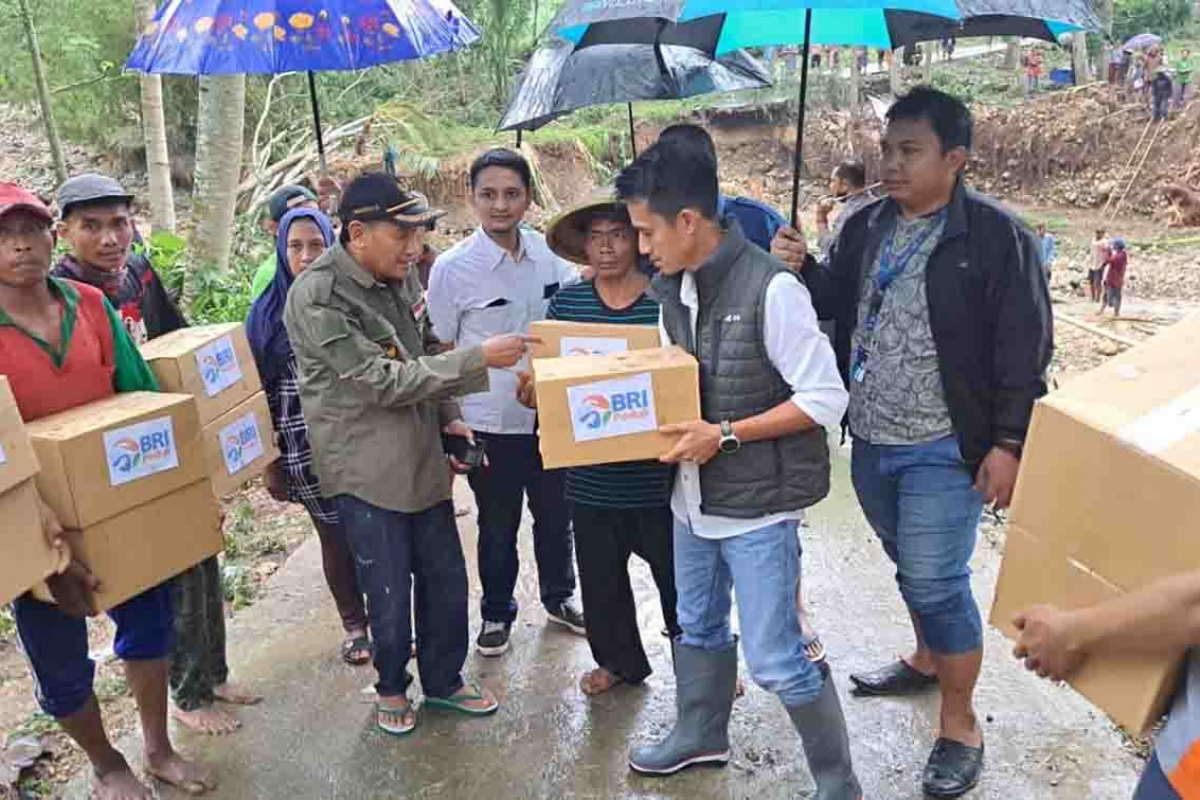 Bencana Banjir Melanda Wilayah Jawa Timur, BRI Peduli Tanggap Darurat Salurkan Bantuan