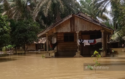 Sungai Meluap, Puluhan Rumah di Sei Lepan Tergenang Air