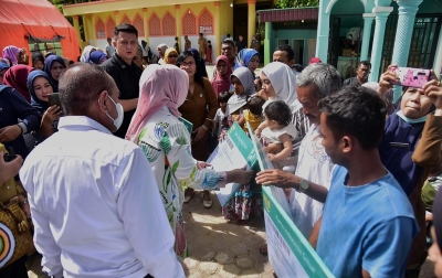 Warga Desa Bangkelang Serbu Layanan Bus Bakti Kesehatan Bermartabat