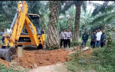 Socfindo Kebun Matapao Putus Jalan Alternatif Bagi Warga