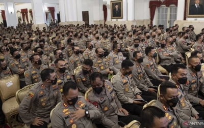Jokowi Perintahkan Kapolri Tindak Tegas Polisi yang Rusak Kepercayaan Publik