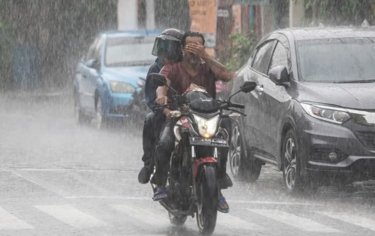Sebagian Besar Wilayah Indonesia Berpotensi Hujan Lebat