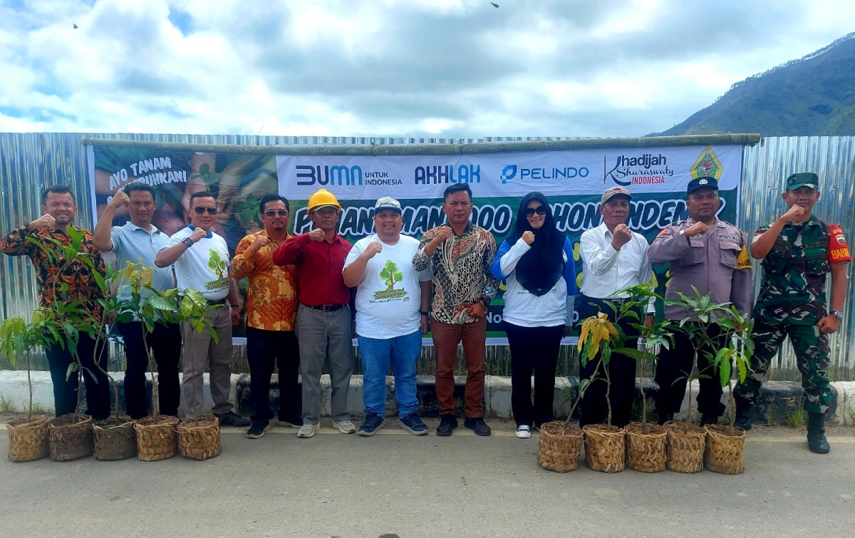 Pelindo dan KSI Tanam 1000 Pohon Endemik di Samosir