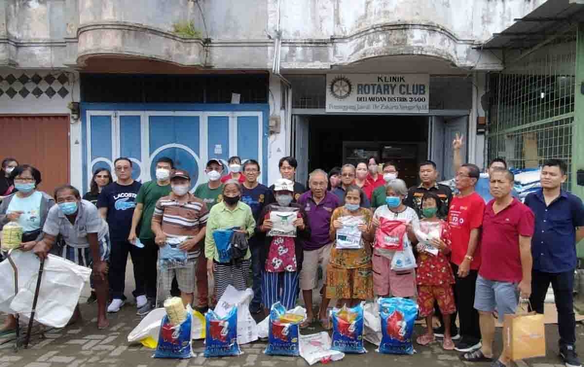 Sambut Imlek, Yayasan RCMD Salurkan 500 Paket Sembako