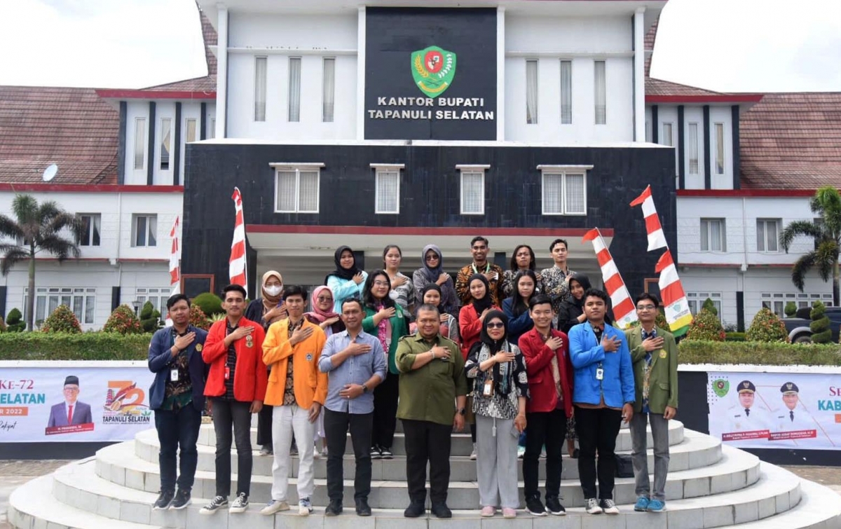 Mahasiswa dari 30 Perguruan Tinggi se-Indonesia Bertemu Bupati Tapsel Dolly Pasaribu