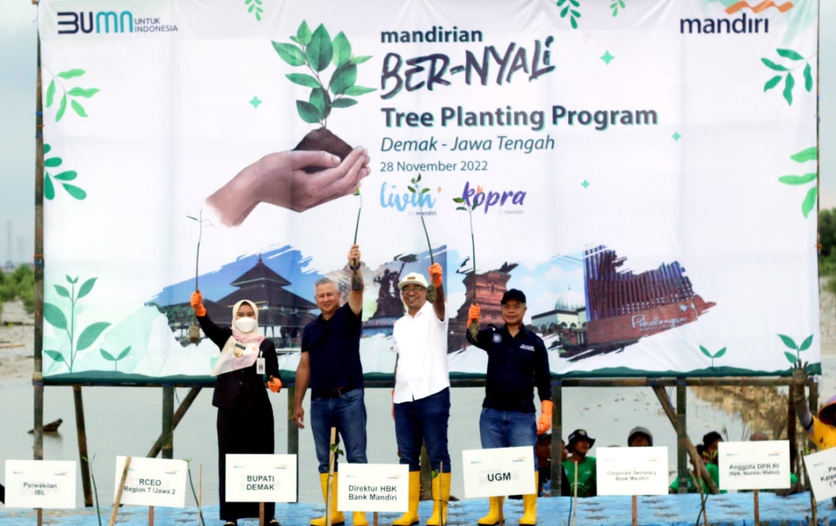 Bank Mandiri Konservasi Lahan Seluas 500 Hektare di Hari Menanam Pohon Indonesia