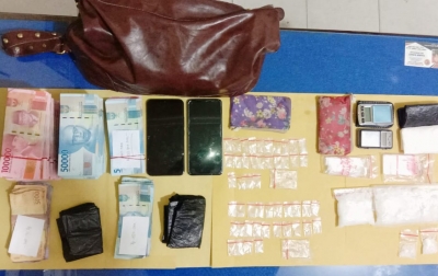 Ibu dan Anak Pelaku Narkoba Tak Berkutik Saat Ditangkap Polisi