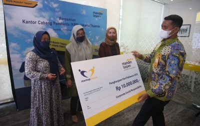 Bank Mandiri Taspen Beri Santunan ke Pensiunan Janda TNI-Polri yang Gugur dalam Bertugas