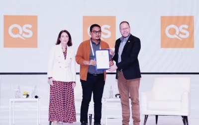 UMSU Terima Sertifikat 4 Stars di Acara QS Asia Pacific Summit