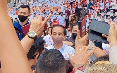 Jokowi Ajak Relawan Mengheningkan Cipta untuk Korban Gempa Cianjur