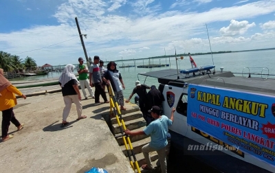 Program Minggu Berlayar Antar Warga Seberangi Pulau