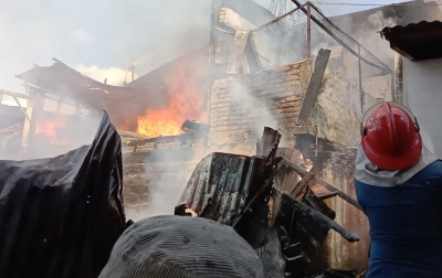 Kebakaran Melanda Pemukiman Padat Penduduk Pematangsiantar