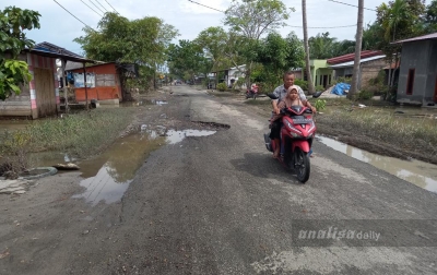 Pascabanjir, Badan Jalan Sei Rampan-Tanjung Beringin Rusak Parah
