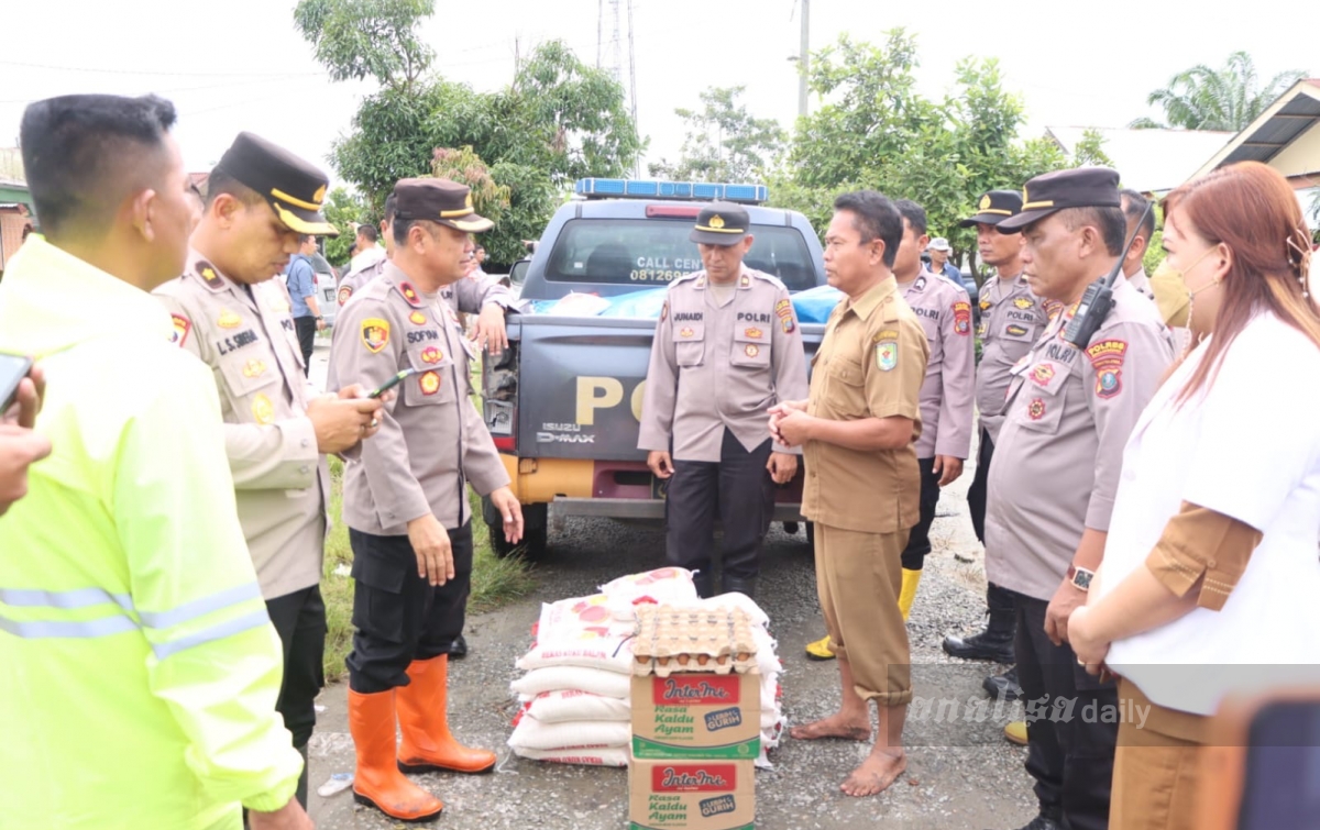Polres Sergai Beri Bantuan untuk Warga Terdampak Banjir di Teluk Mengkudu