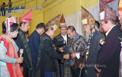 Edy Rahmayadi Ikuti Acara Marsombuh Sihol