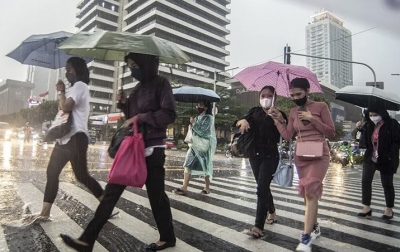BMKG: Hujan Ringan hingga Lebat Diprakirakan Guyur Kota Besar di Indonesia