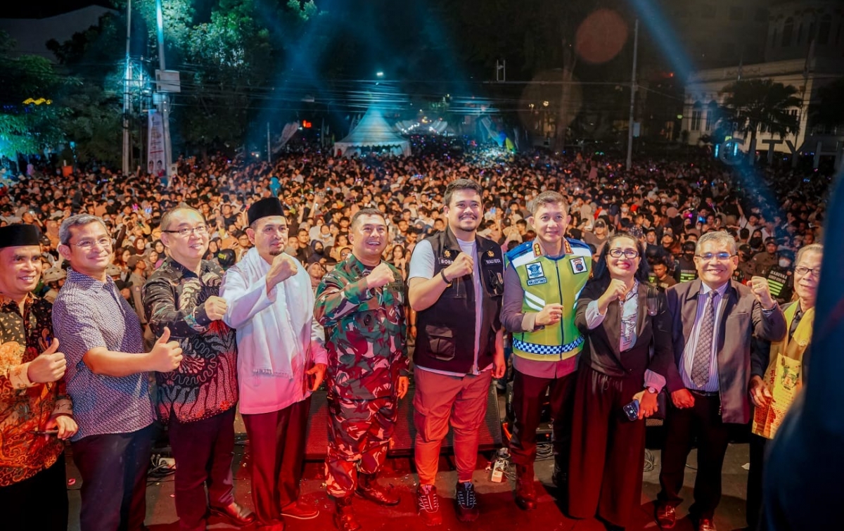 Bobby Nasution Sambut Malam Pergantian Tahun Bersama Ribuan Masyarakat