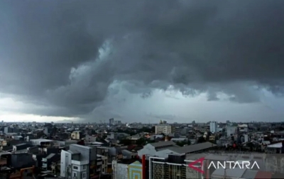 Warga Diingatkan Agar Mewaspadai Hujan Lebat dan Gelombang Tinggi
