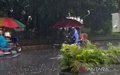 Hujan Lebat Disertai Petir Diperkirakan Melanda Sejumlah Kota